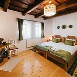 Apartment A Mi Kishazunk Vendeghaz