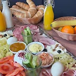 A Mi Kishazunk Vendeghaz