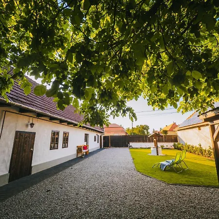 A Mi Kisházunk Apartamento Szomod
