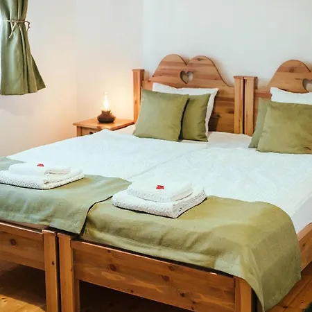 A Mi Kisházunk Szomod