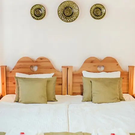 A Mi Kishazunk Vendeghaz Apartment *