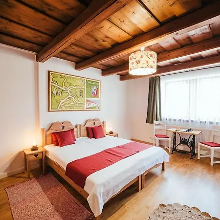 A Mi Kishazunk Vendeghaz Apartment